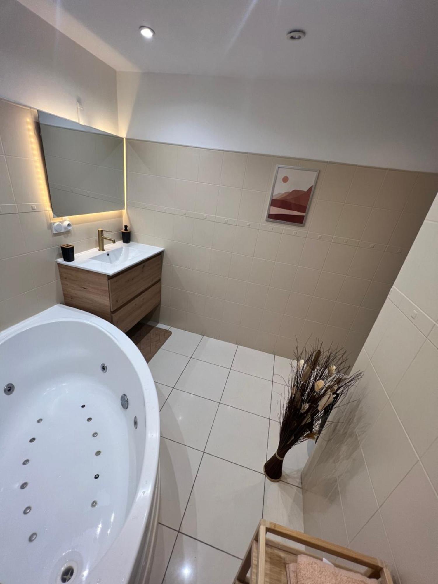Appartement Pres De Paris, Disney & Cdg Tremblay-en-France Eksteriør billede
